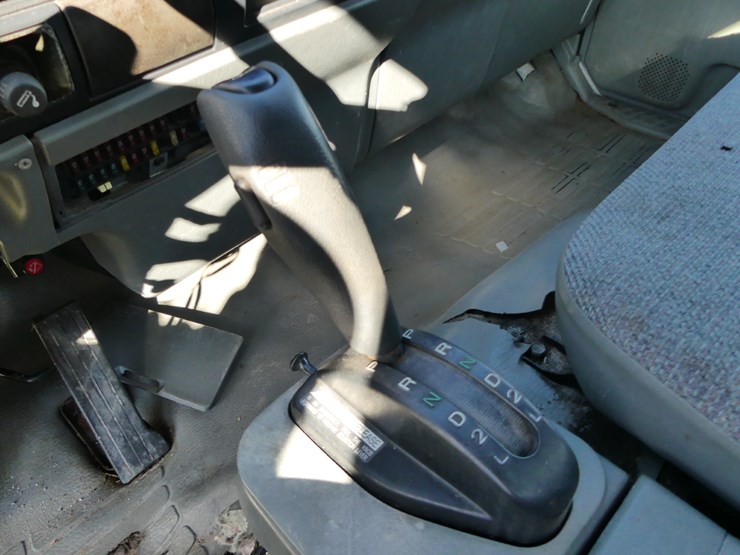 2003-mitsubishi-fuso-fh-image-13