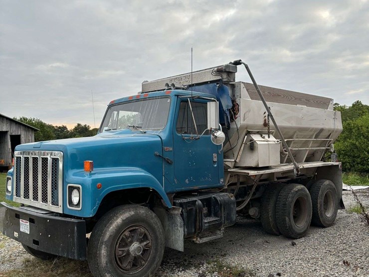 1985-international-s2500-image-1