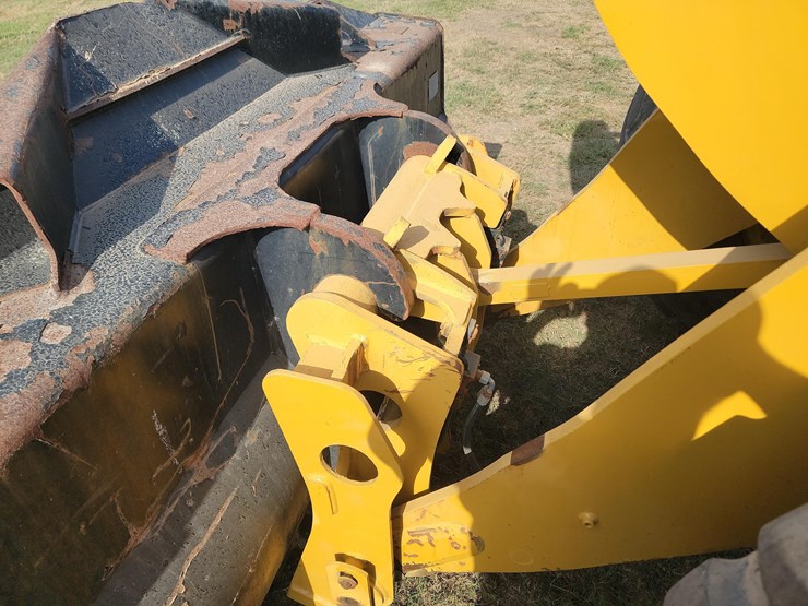 caterpillar-926-image-10