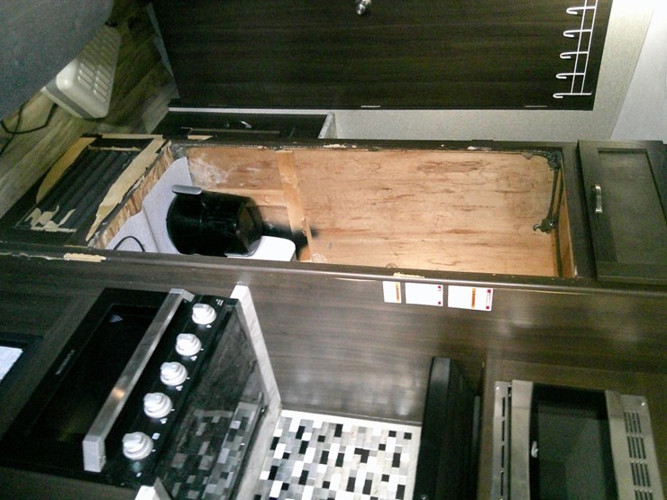 2019-springdale-26ft-trvl-trlr--title-image-10