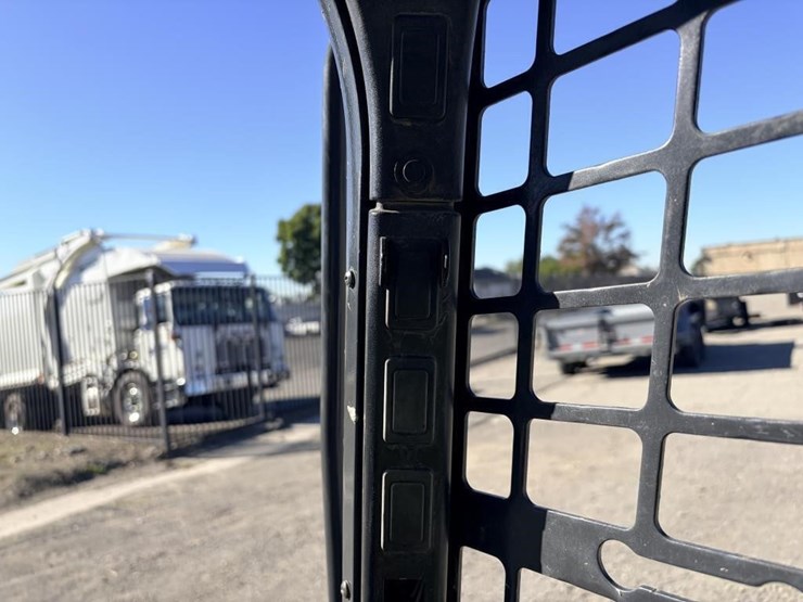 bobcat-s570-image-16