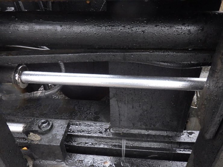 caterpillar-v330b-image-14