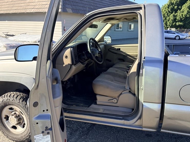 chevrolet-silverado-2500-image-10