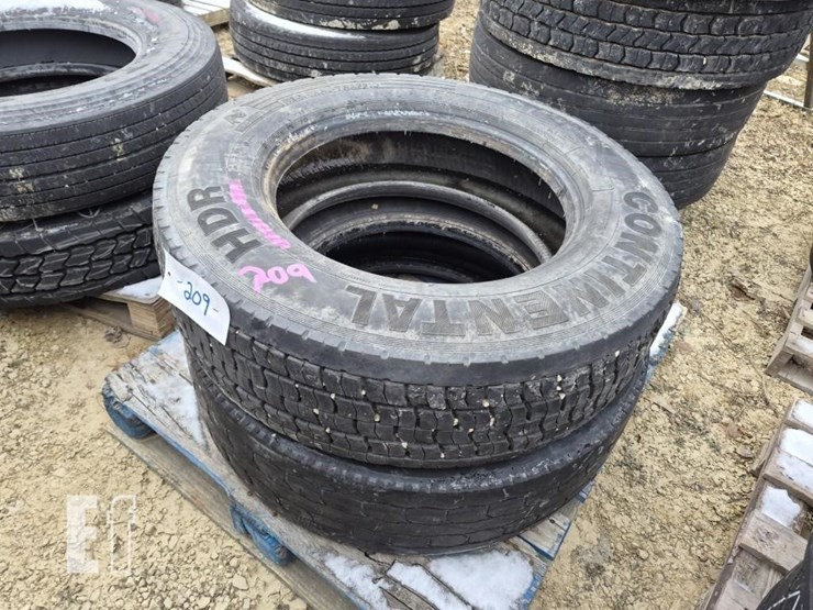 truck-tires-image-1