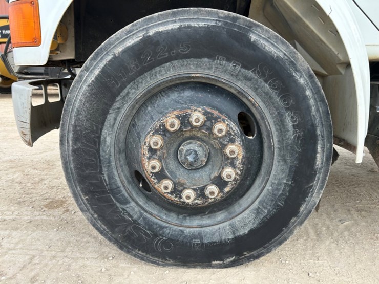 international-4700-image-12