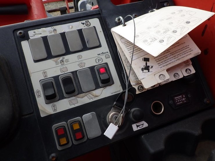 skyjack-sj1056th-image-28