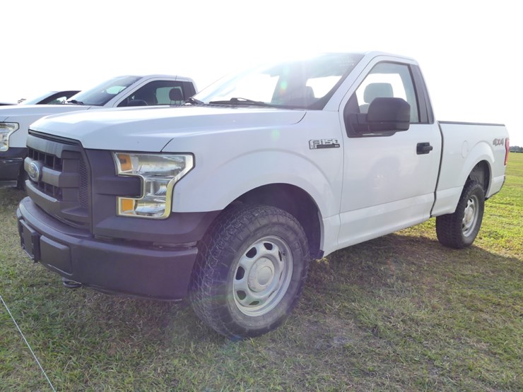 2017-ford-f150-xl-image-2