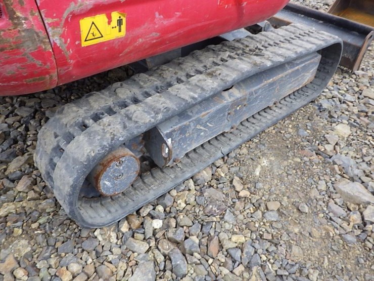 2016-takeuchi-tb230-image-37