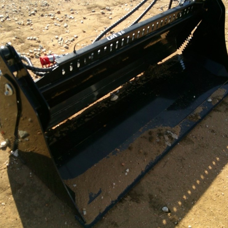 FUTURE 72" BUCKET F/ SKID STEER