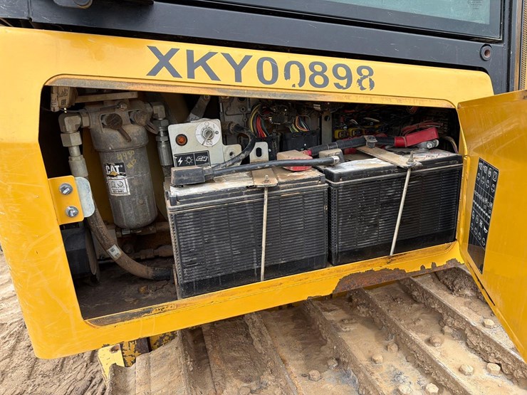 2021-caterpillar-d3-lgp-image-21