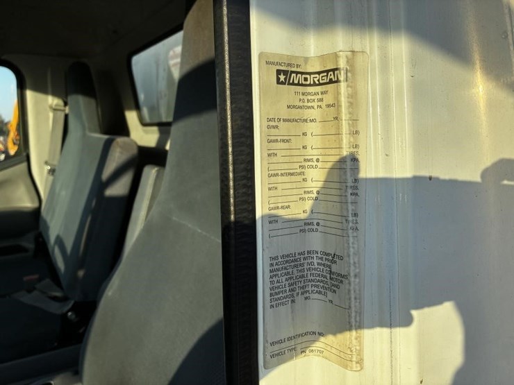 2012-mitsubishi-box-truck-image-16