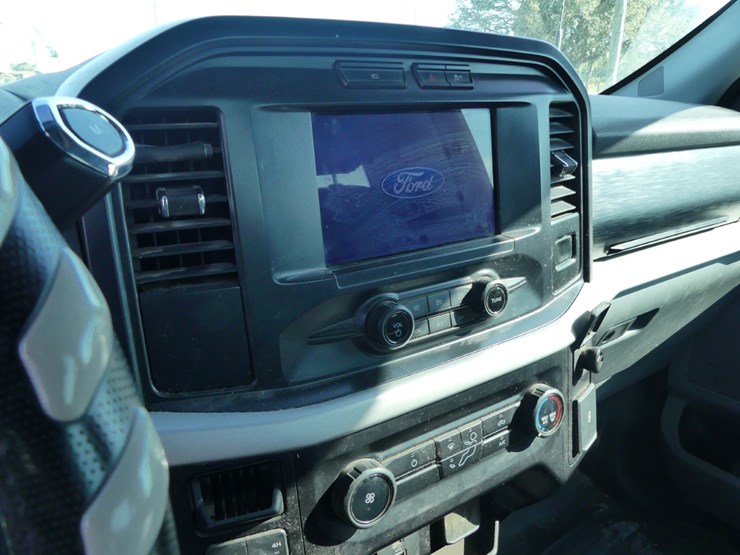 2021-ford-f150-xl-image-11