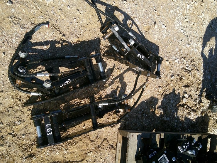 hyd-thumb-f/-mini-excavator-image-1