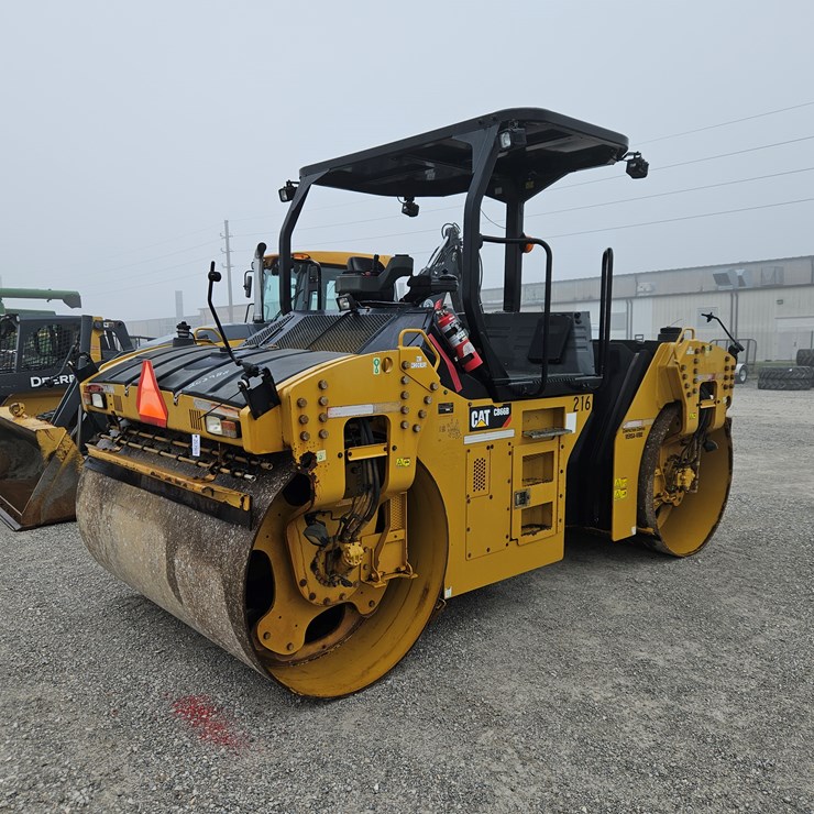 CATERPILLAR CB66B