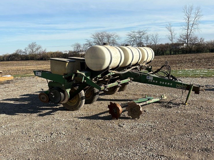 john-deere-7000-image-4