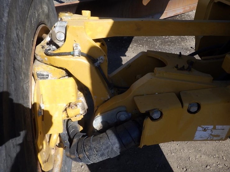 2012-deere-672gp-image-16