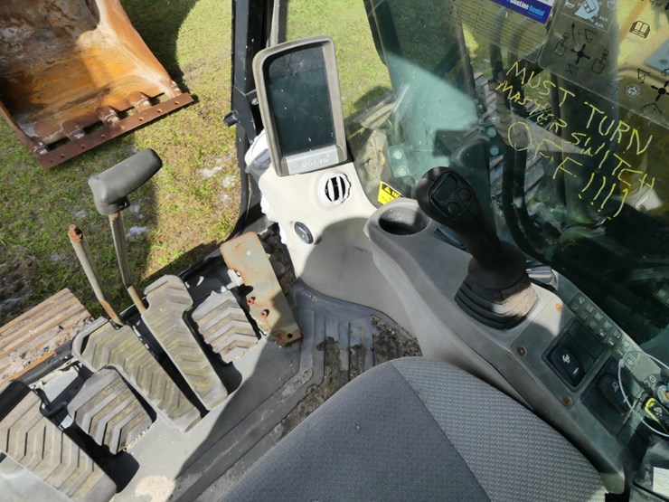 volvo-ec220dl-image-13