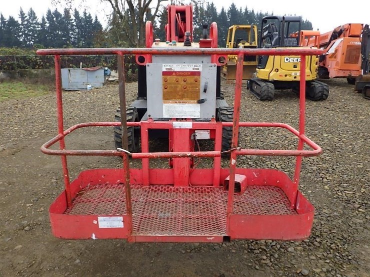 articulating-boom-lift-image-13
