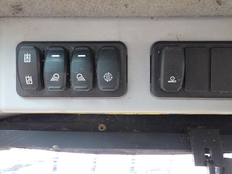 caterpillar-262d3-image-26