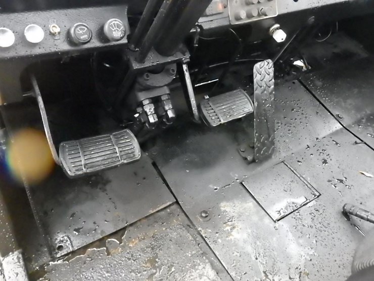 caterpillar-v330b-image-27