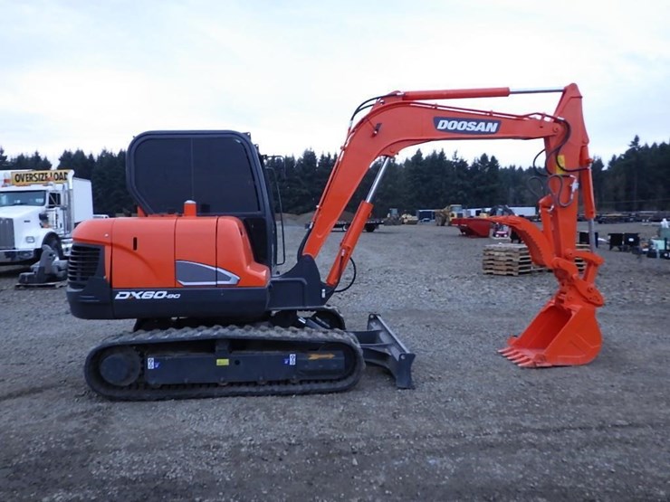 2024-doosan-dx60-9c-hydraulic-excavator-image-3