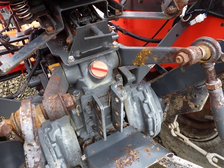 kubota-l2501-image-10