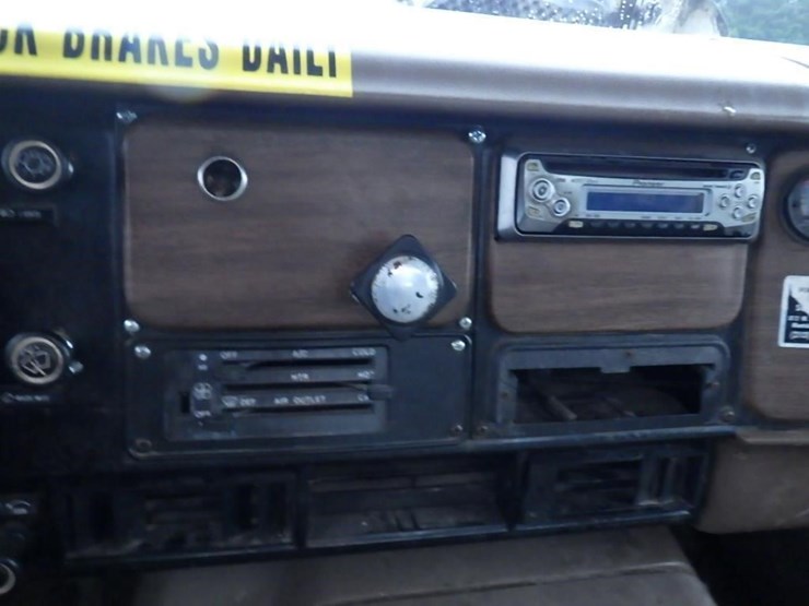 1987-international-1954-17'-s/a-flatbed-truck-image-22