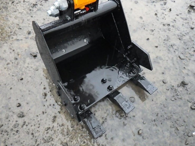 2025-vicsec-15-y-hydraulic-excavator-image-5