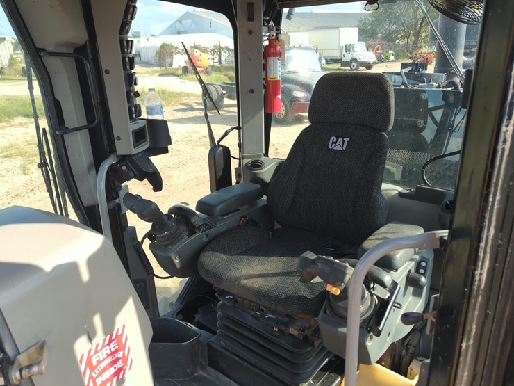 caterpillar-12m3-image-18