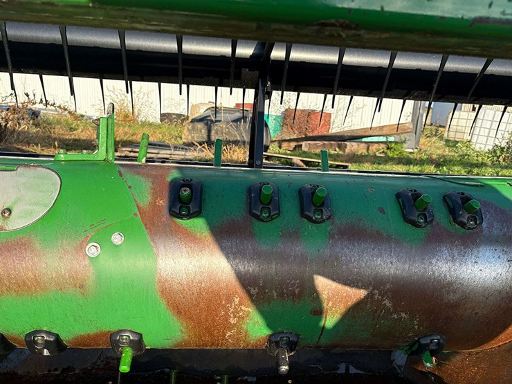 john-deere-630f-image-11