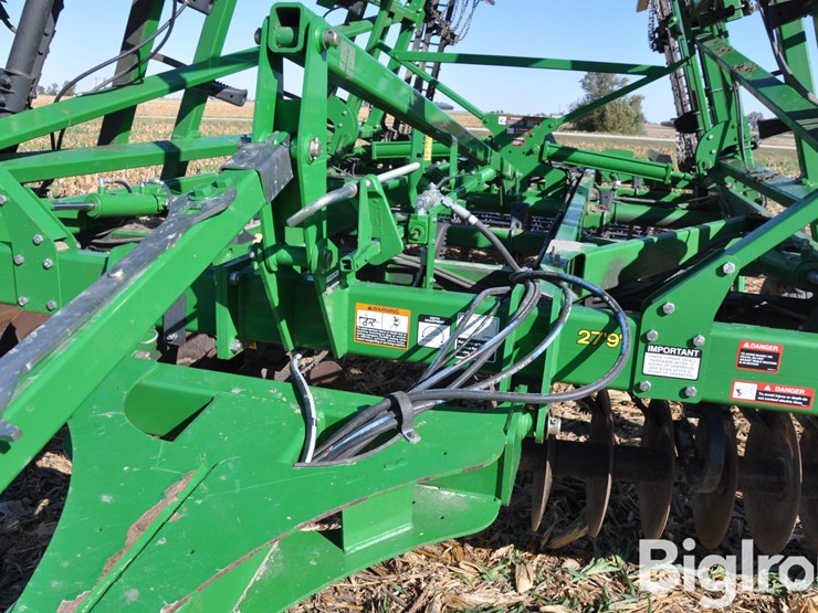2011-john-deere-2310-image-17