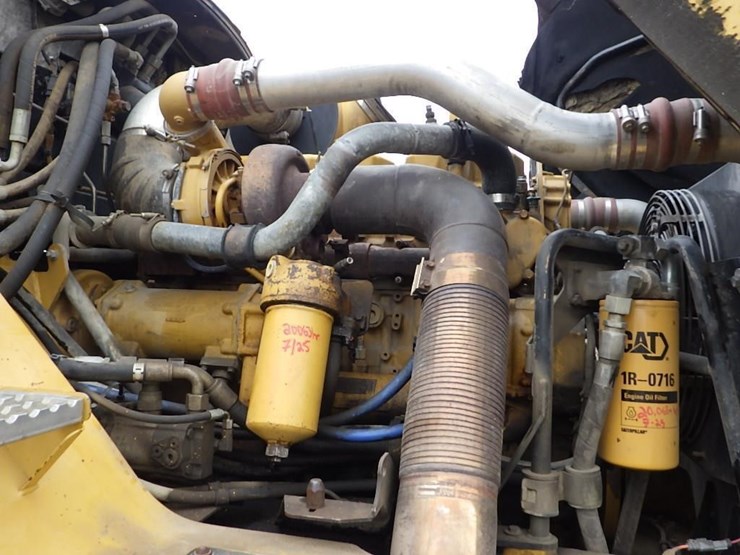 caterpillar-740-image-39