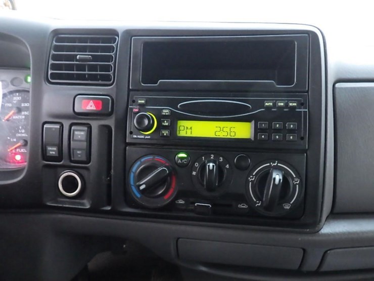 2007-ford-lcf-image-25