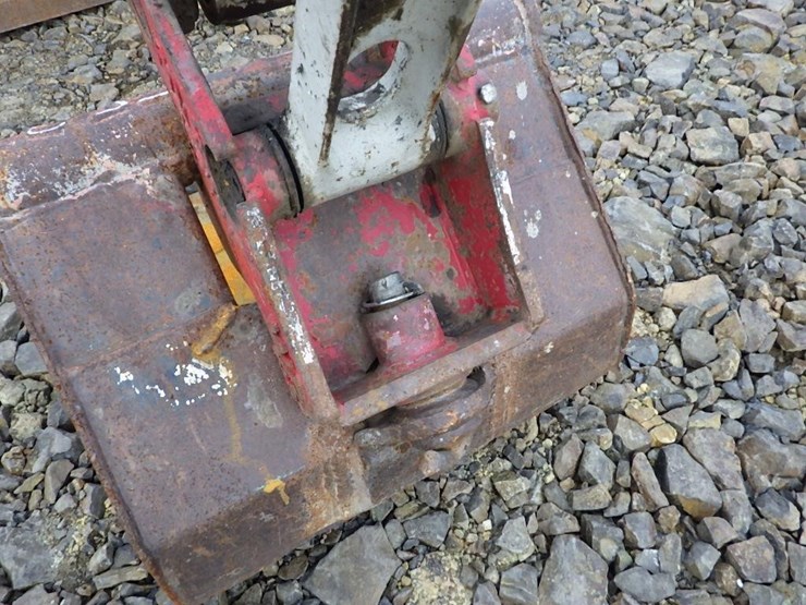 2016-takeuchi-tb230-image-9