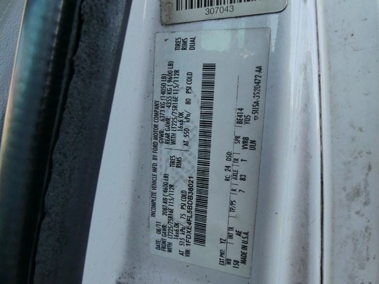 2011-ford-e450-image-15