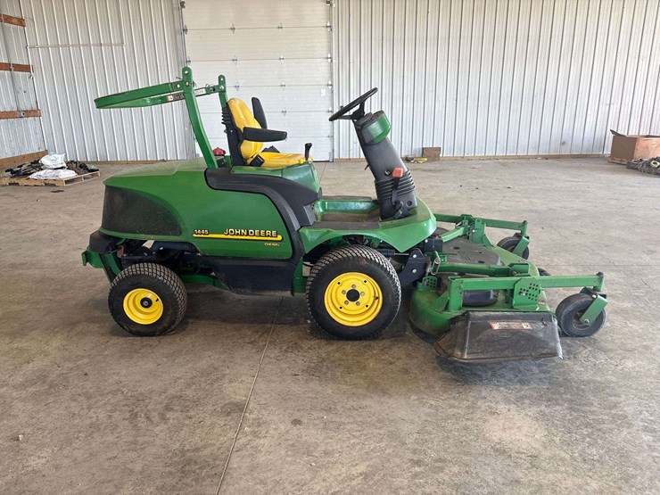 john-deere-1445-image-2