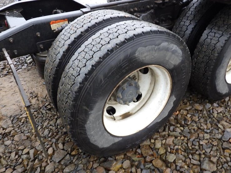 2005-freightliner-columbia-t/a-truck-tractor-image-37