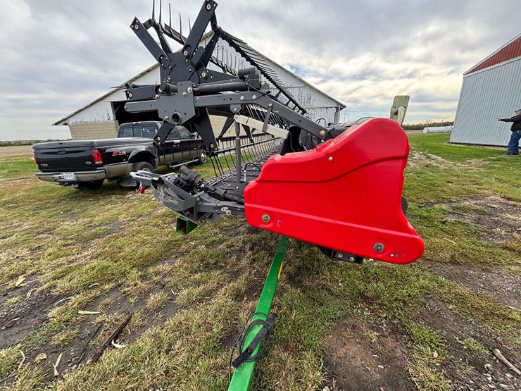 2012-massey-ferguson-35ft-grain-platform-w/-header-cart-image-2