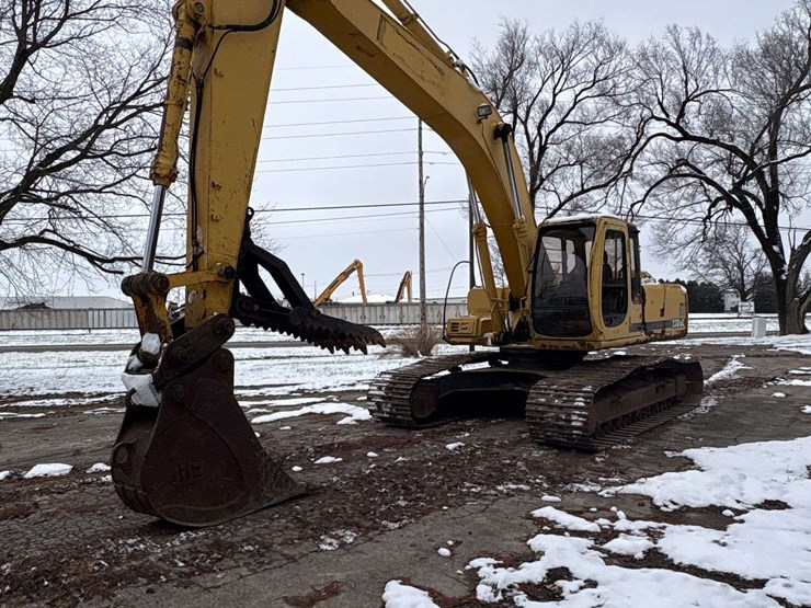 deere-230-lc-image-17