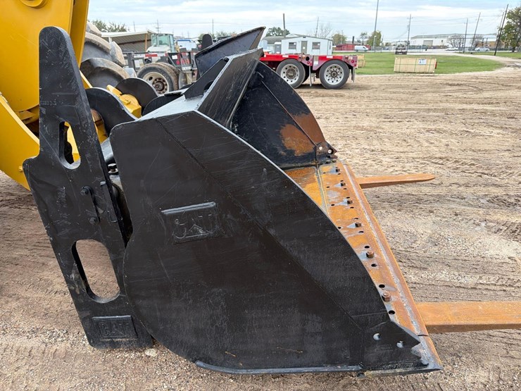 caterpillar-930-image-15