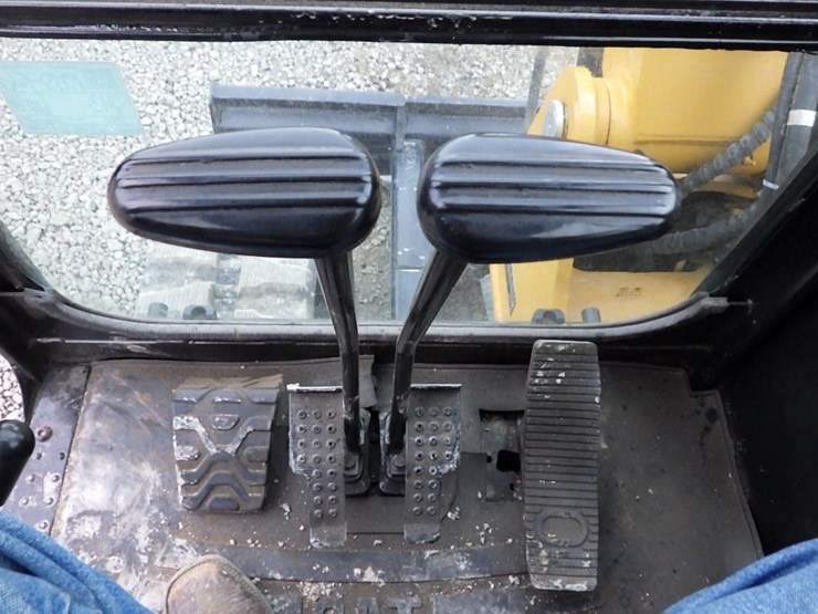 caterpillar-305.5e2-image-28