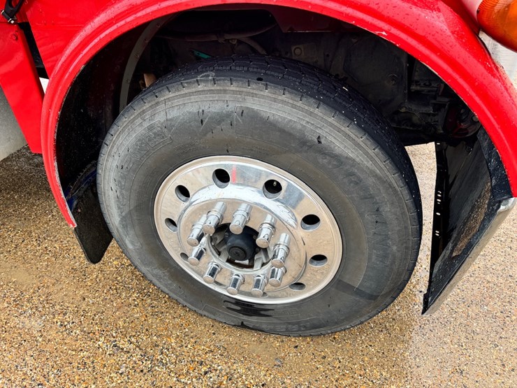 2003-peterbilt-379-image-9