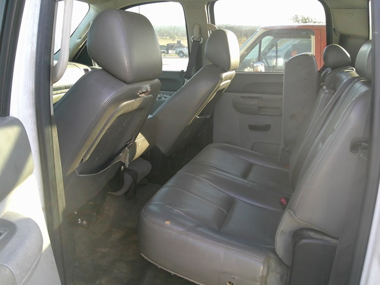 2014-chev-3/4t-4-door-pu-w/-utility-bed-image-3