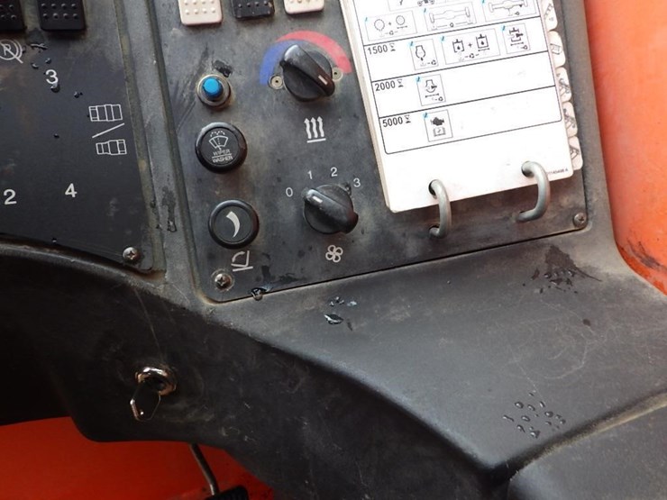 2012-jlg-g10-55a-image-29