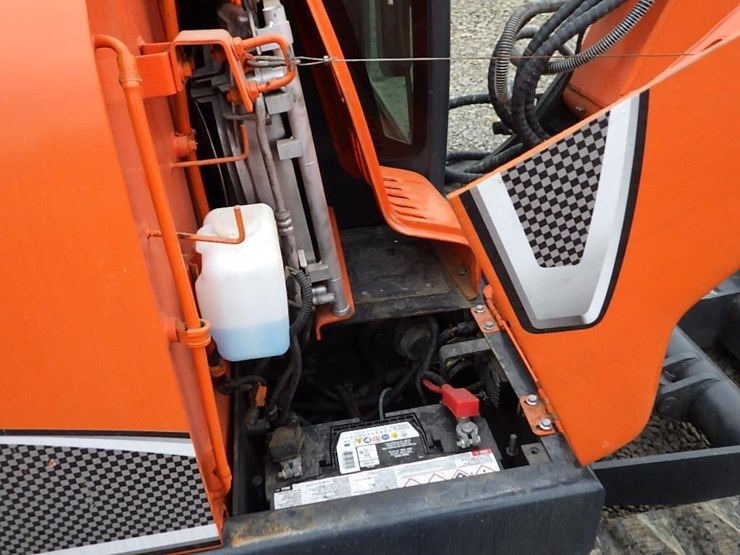 2022-doosan-sx60-9c-hydraulic-excavator-image-16