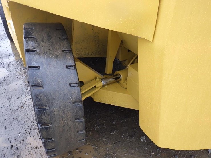 caterpillar-v330b-image-9