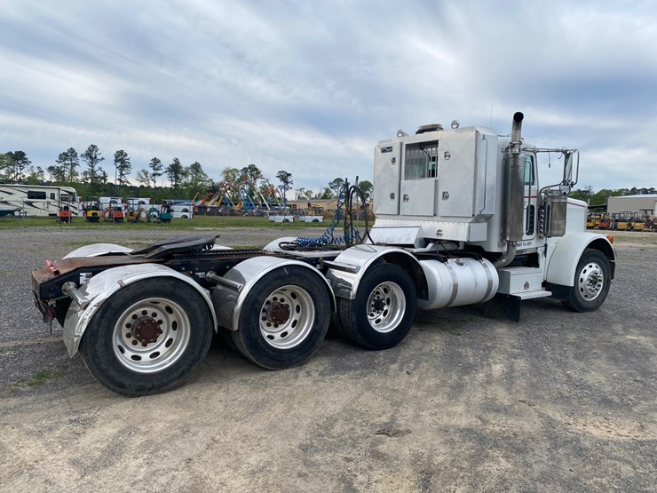 peterbilt-379-image-1
