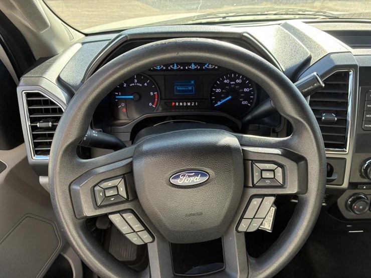 2017-ford-f550-xlt-image-16