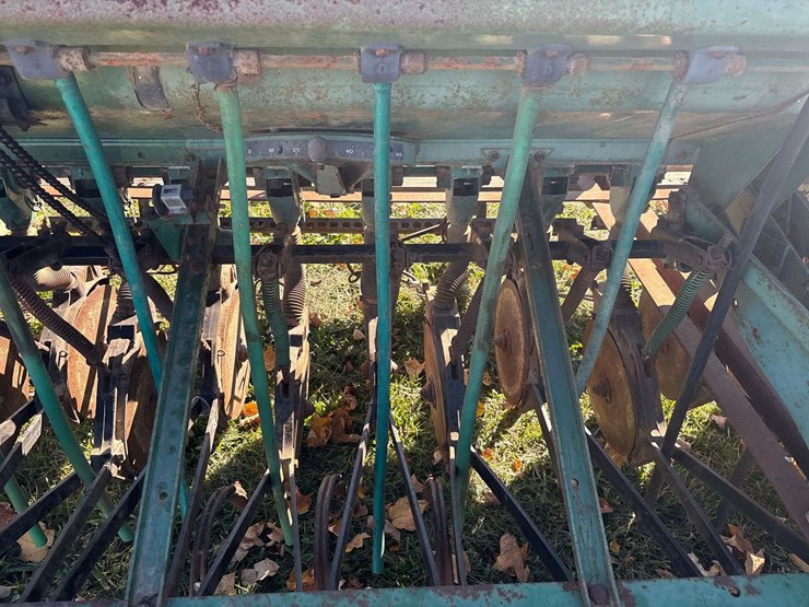 john-deere-8300-image-8