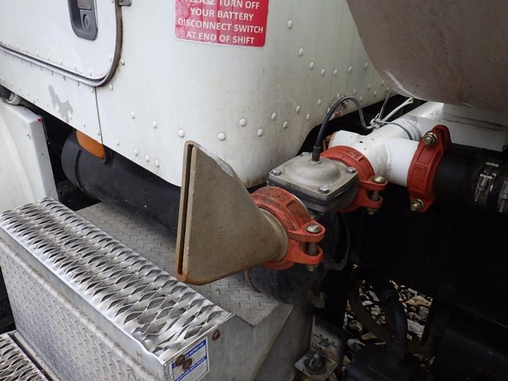 peterbilt-357-image-16